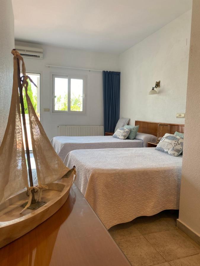 Hostal Blayet Valencia Exterior photo