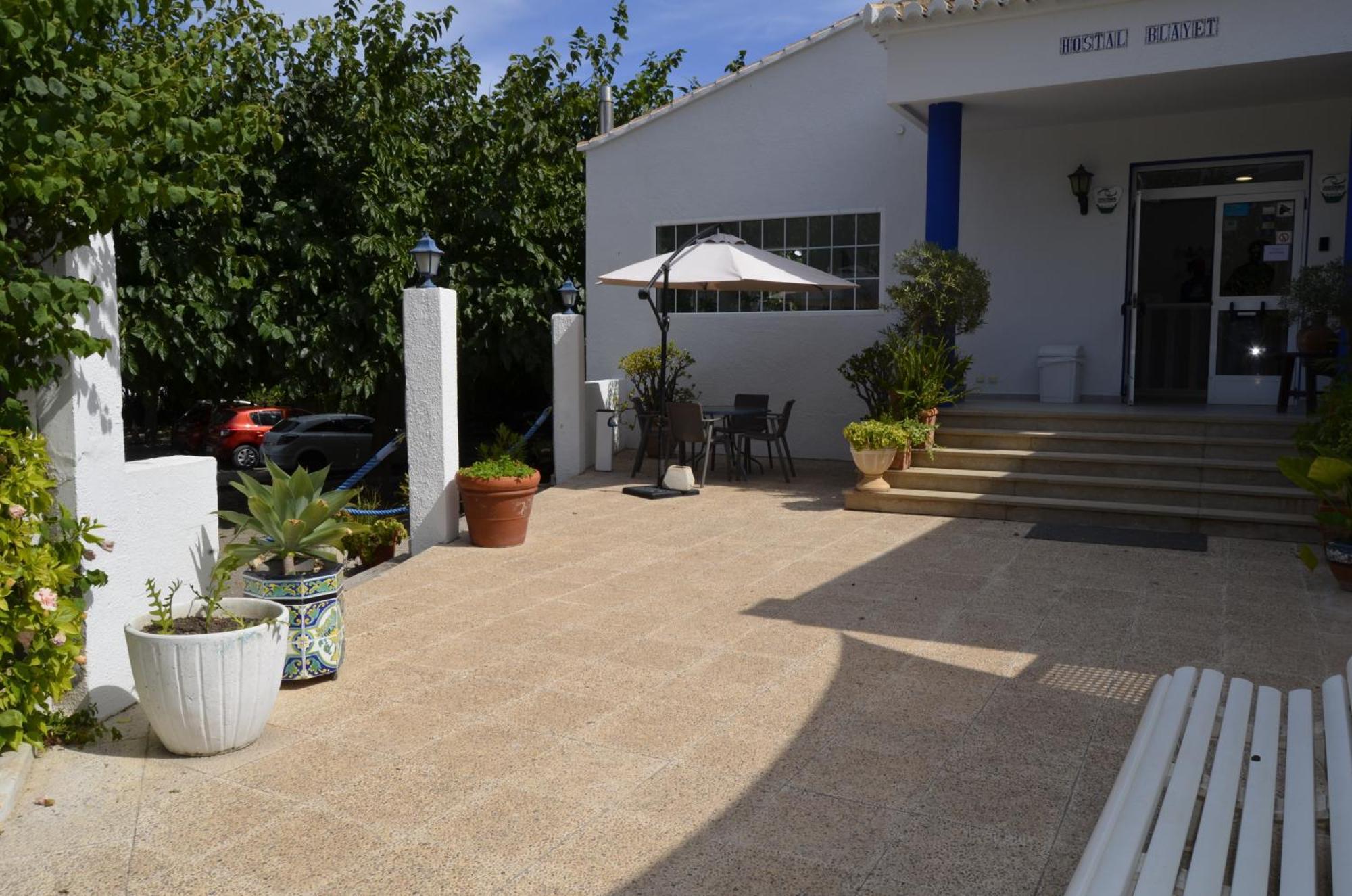 Hostal Blayet Valencia Exterior photo