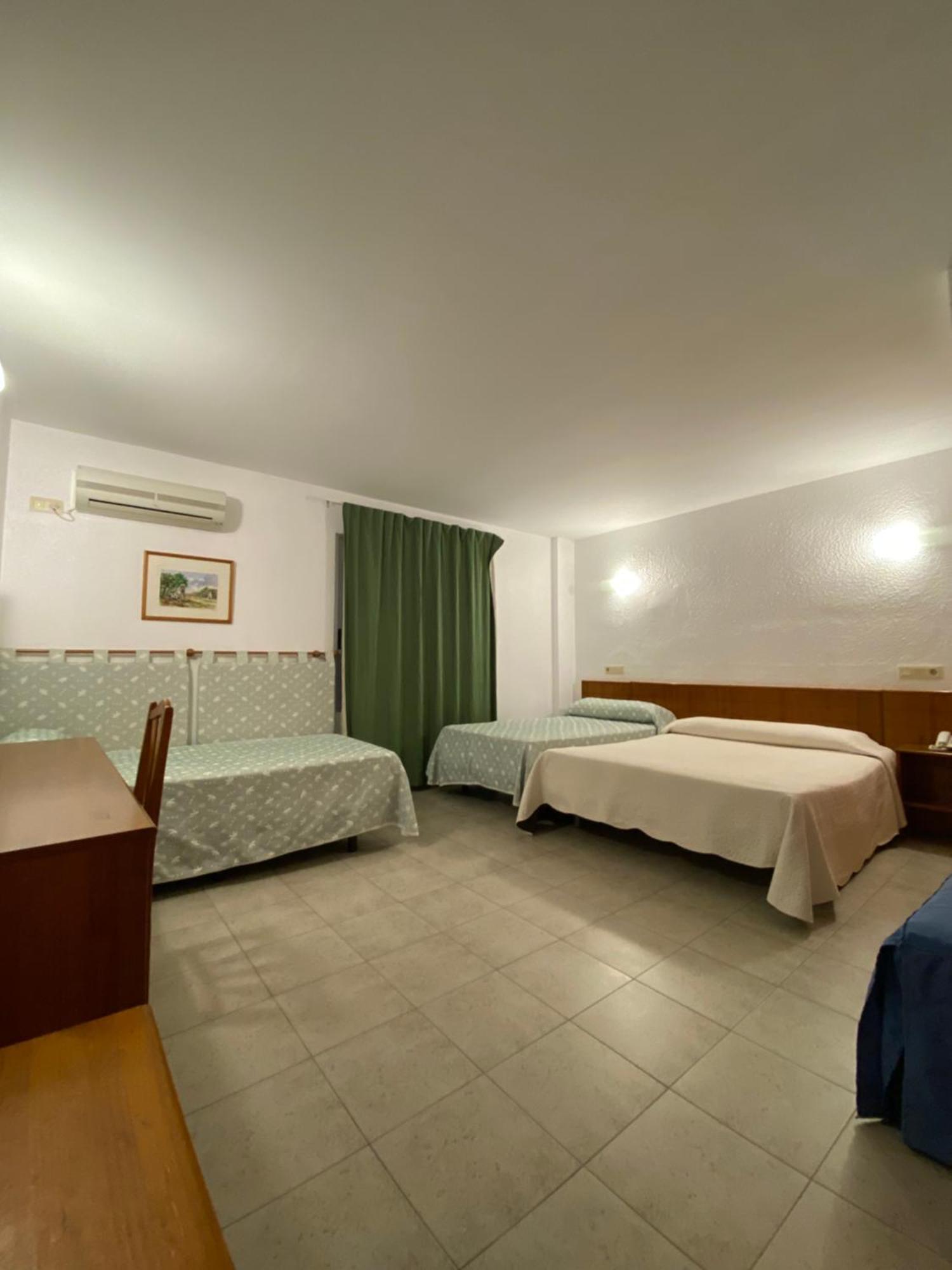 Hostal Blayet Valencia Exterior photo