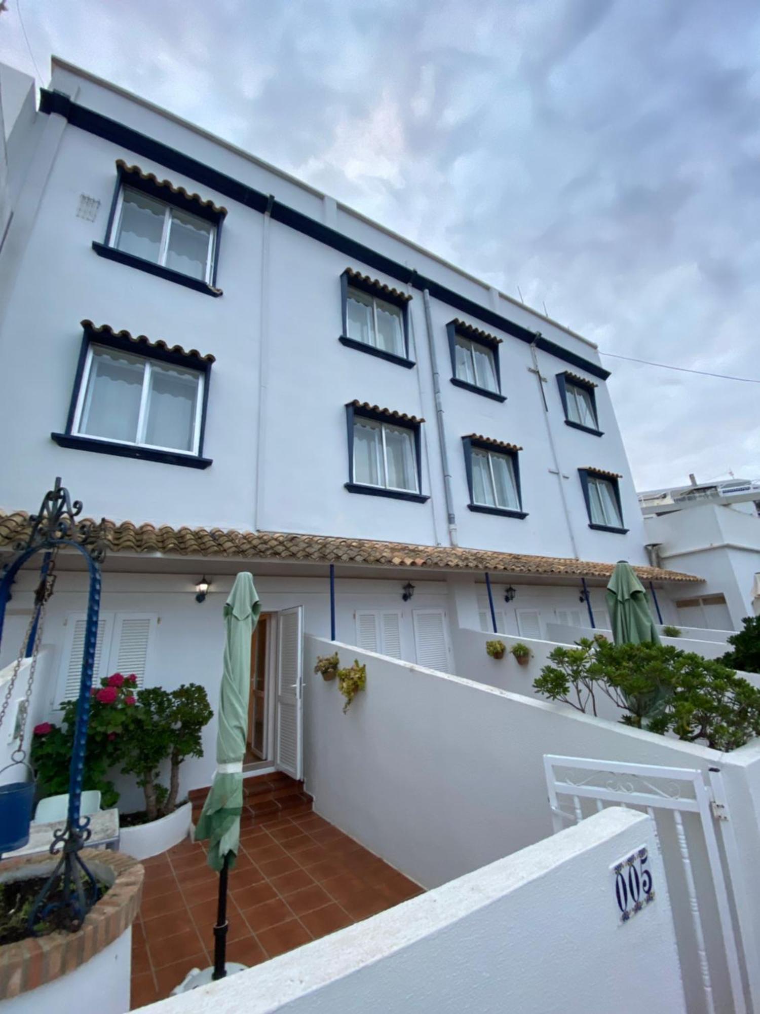 Hostal Blayet Valencia Exterior photo